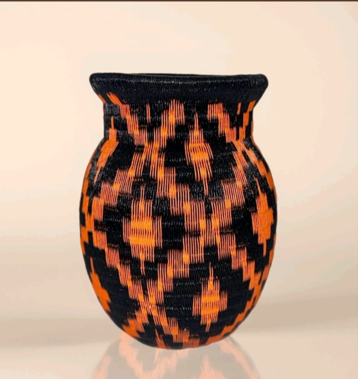 Jarrón de 17cm de alto x 13cm de ancho